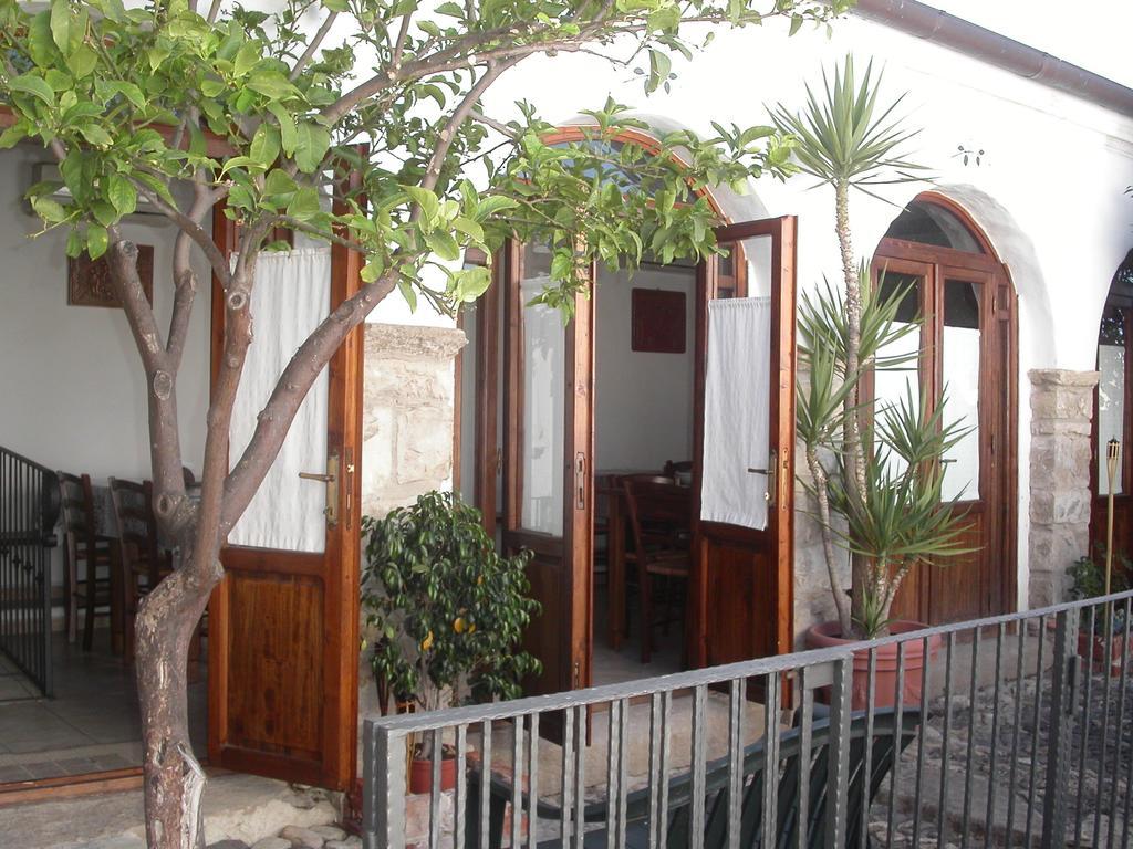 Locanda La Rosa Pauli Arbarei Exterior foto